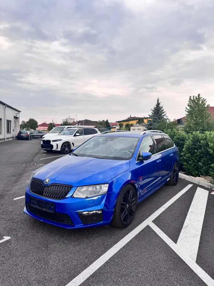 Skoda Octavia Combi RS 2,0 TDI Green tec — photo 1 of 16
