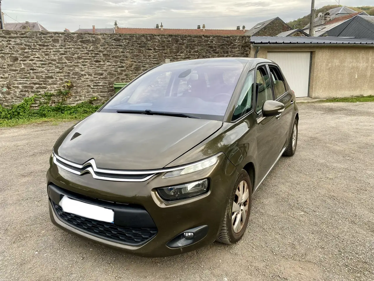 Citroen Grand C4 Picasso e-HDi 115 Exclusive — photo 1 of 7