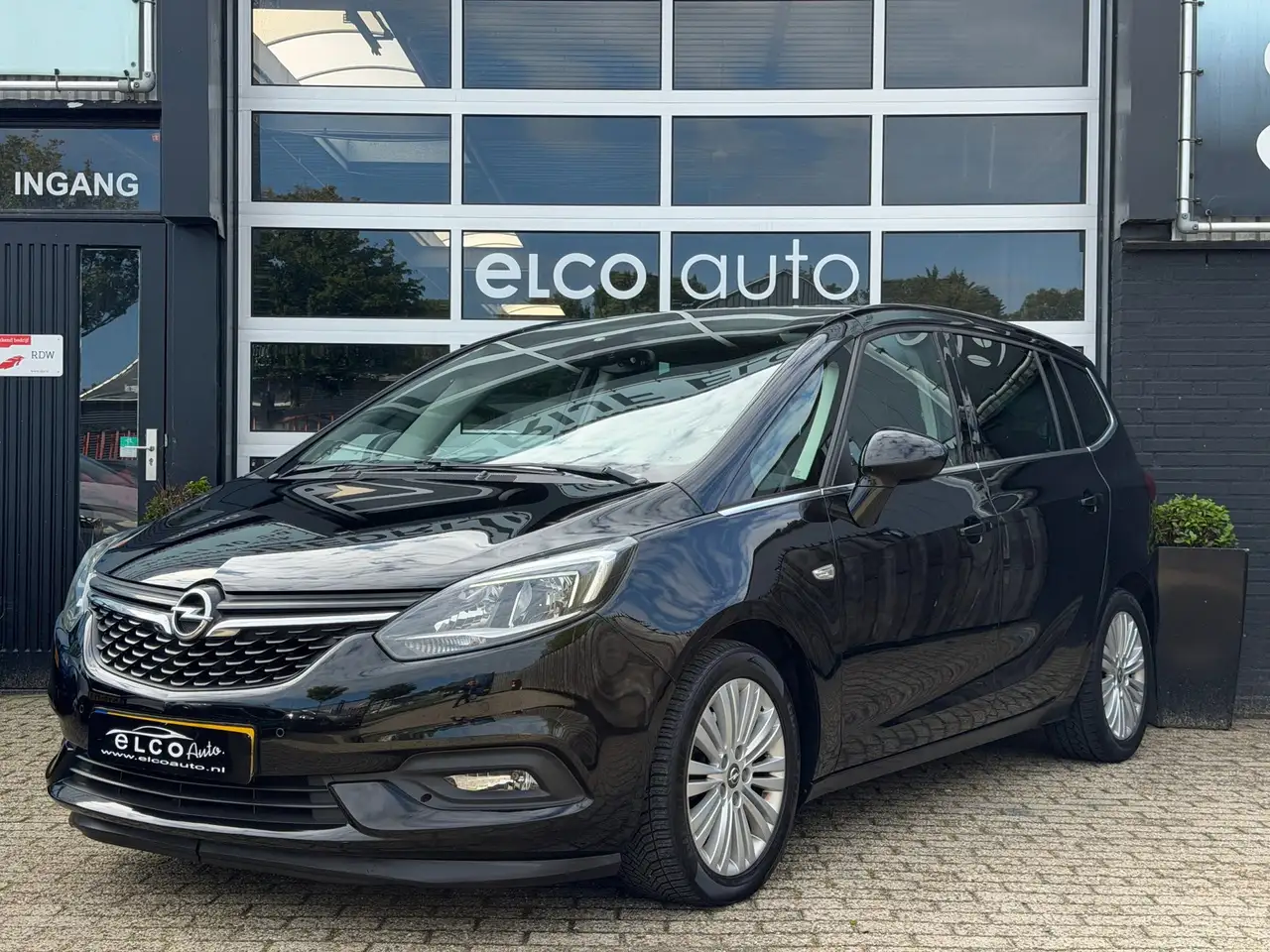 Opel Zafira 1.4 Turbo Business+ 7P / Pano / Trekhaak — photo 1 of 24