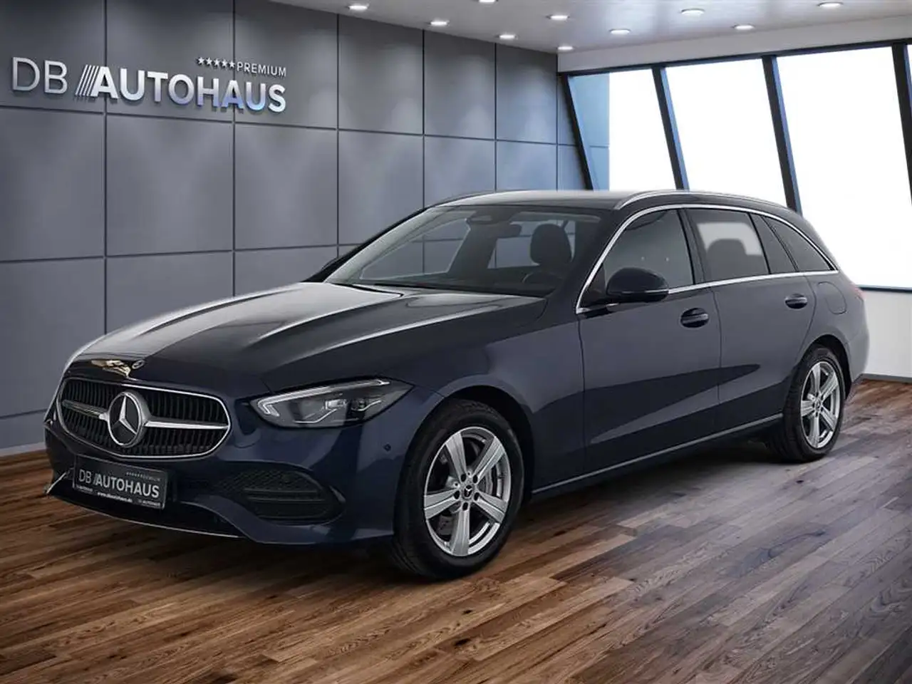 Mercedes-Benz C 300 e T 9G-tronic — photo 1 of 40