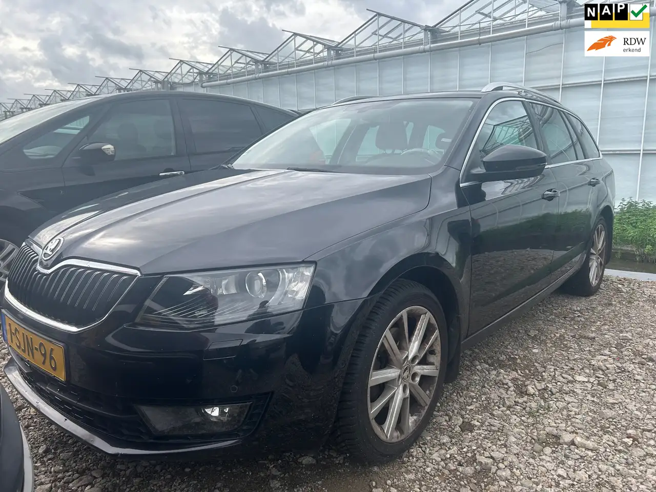 Skoda Octavia Combi | 2013 | 1.2 TSI Greentech Elegance Business — photo 1 of 12