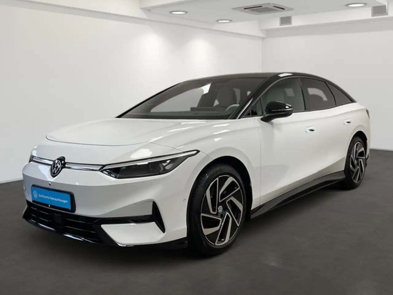 Volkswagen ID.7 Pro S 210kW - Matrix-LED Pano SHZ AHK Black Style — photo 1 of 10