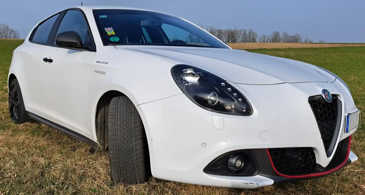 Alfa Romeo Giulietta Giulietta 1.8 TBi 16V TCT Veloce — photo 1 of 14