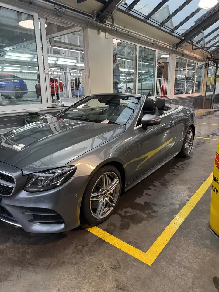 Mercedes-Benz E 400 4Matic Cabrio 9G-TRONIC AMG Line — photo 1 of 9