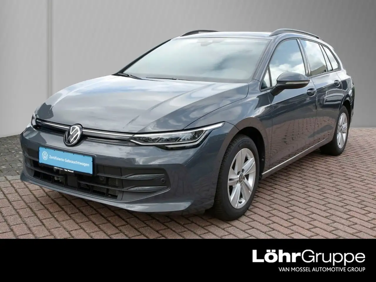Volkswagen Golf VIII Variant 1.5 eTSI DSG Life 16" ACC AHK — photo 1 of 19