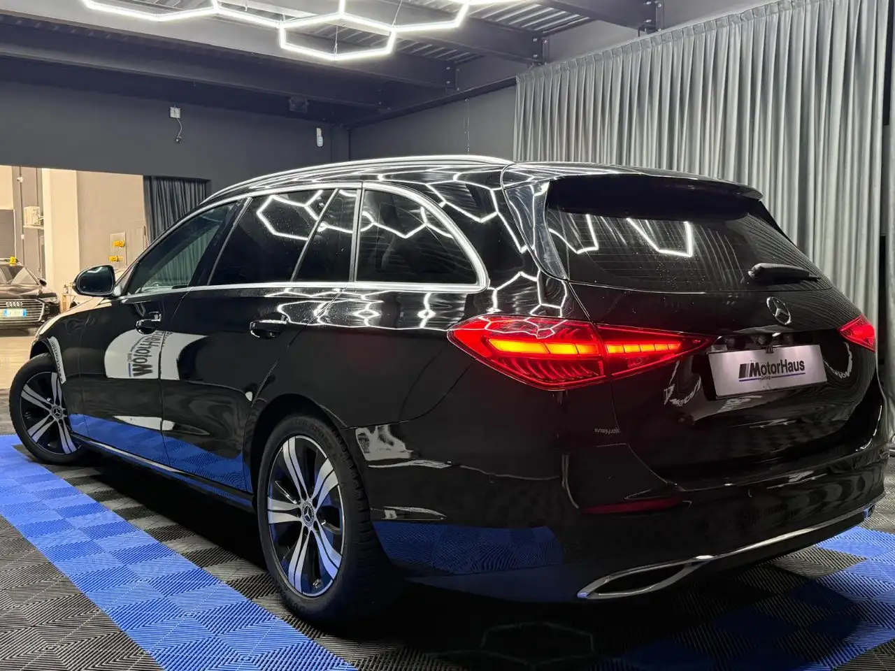 2025 Mercedes-Benz C 200 Premium, photograph 4