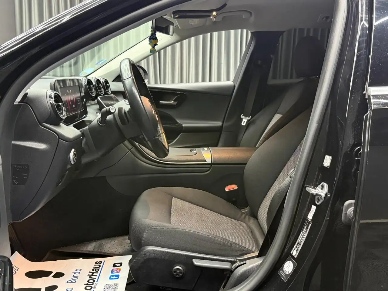 2025 Mercedes-Benz C 200 Premium, photograph 7