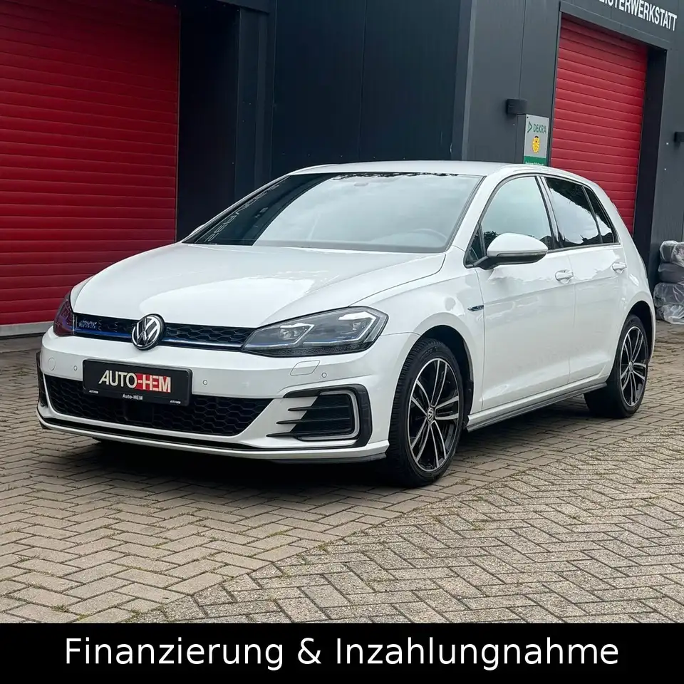 Volkswagen Golf VII Lim. GTE LED 1.Hand Kamera Navi AHK SHZ — photo 1 of 20