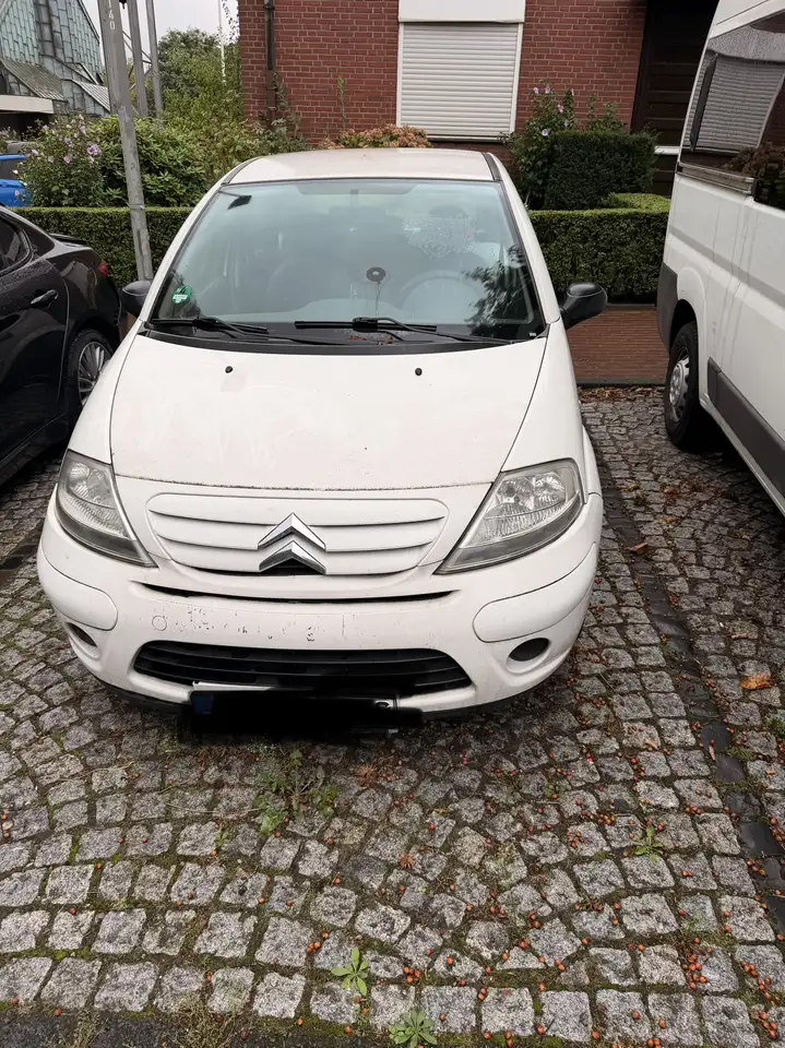 Citroen C3 1.1 Tonic — photo 1 of 7