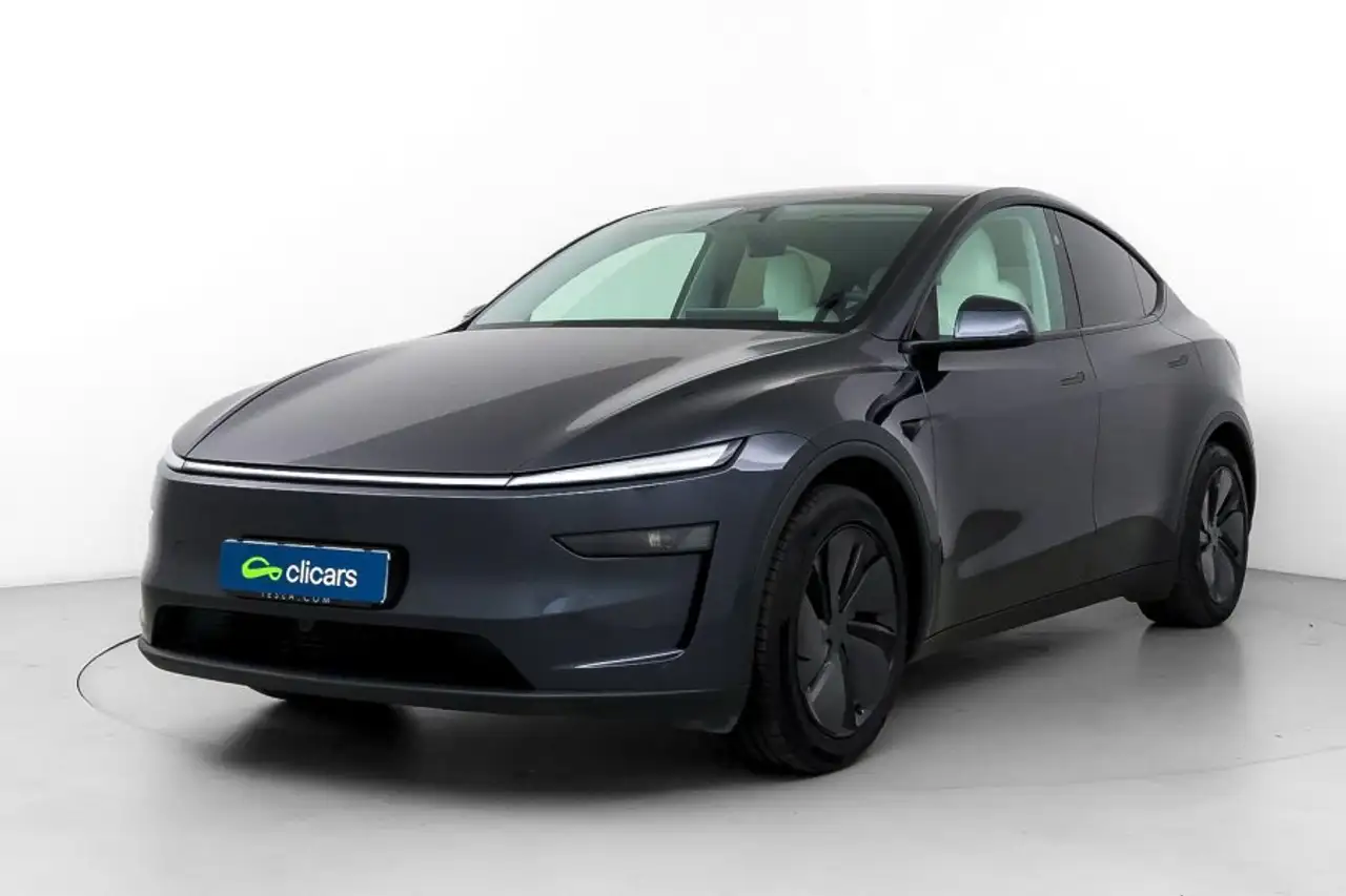 Tesla Model Y RWD — photo 1 of 15