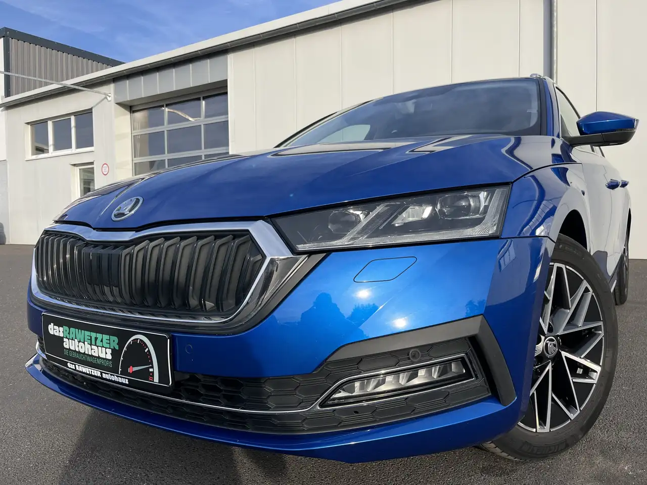 Skoda Octavia Combi 2.0 TDI DSG Style 144€ m.20% Anz. AHK Head — photo 1 of 31