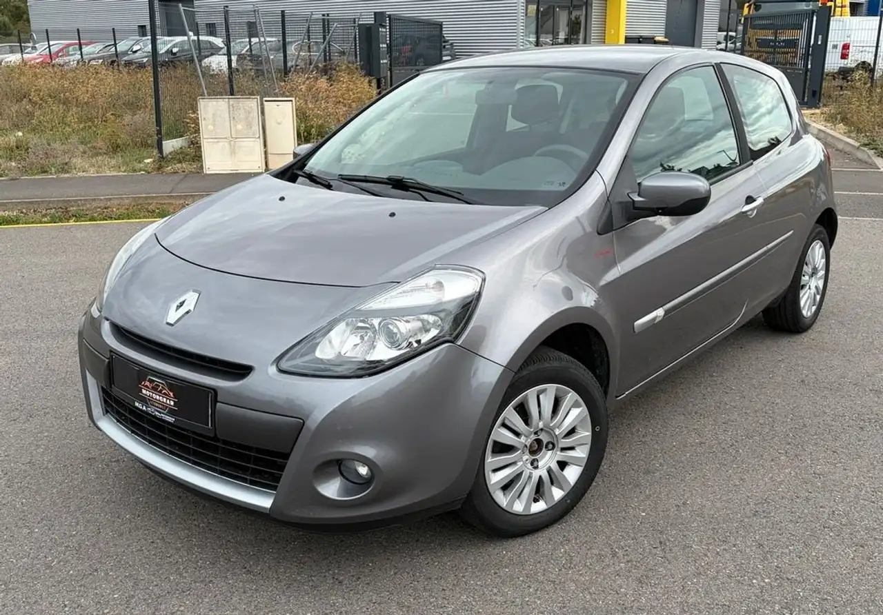 Renault Clio III 1.2 Dynamique 75 CH — photo 1 of 9