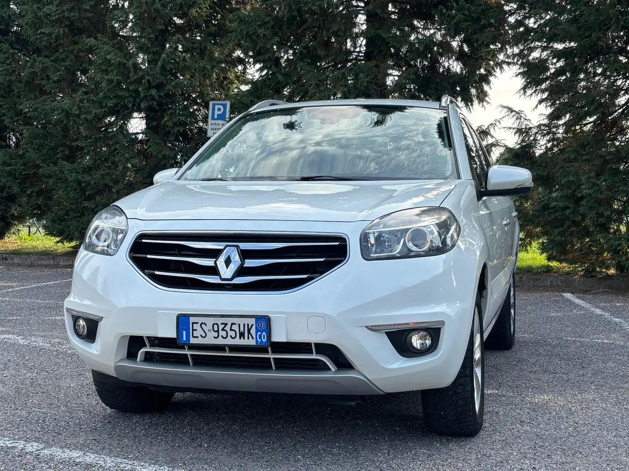 Renault Koleos Koleos 2.0 dci Luxe esm 4x4 150cv — photo 1 of 12