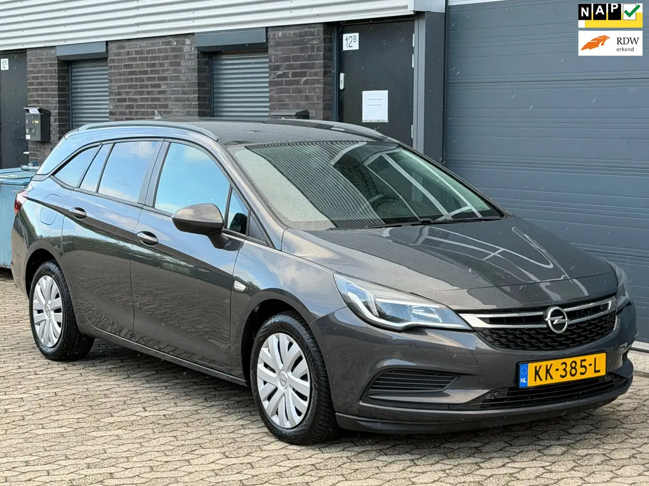 Opel Astra Sports Tourer 1.6 CDTI Edition NAVI CLIMA PDC CAME — photo 1 of 15