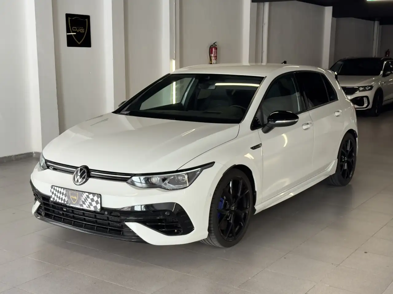 Volkswagen Golf 2.0 TSI R DSG 235kW — photo 1 of 30