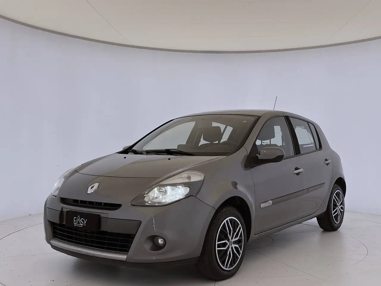 Renault Clio 5p 1.5 dci 85cv — photo 1 of 15