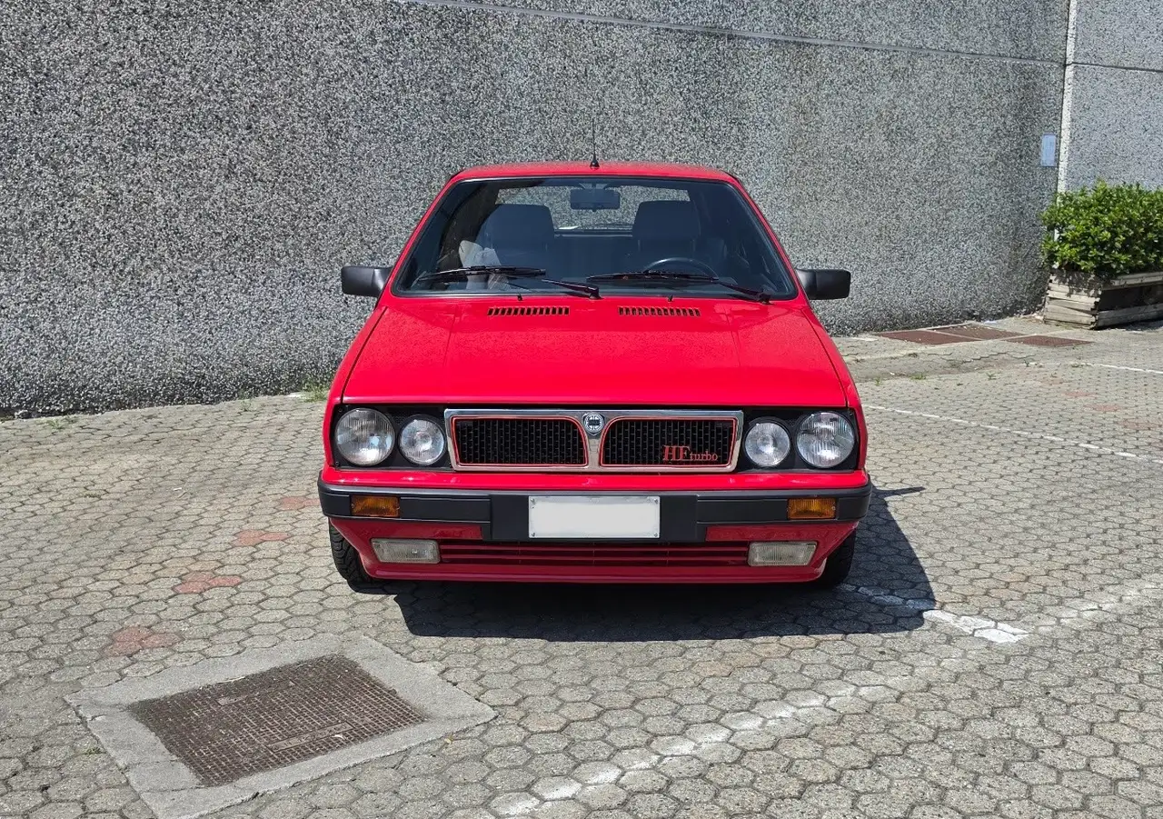 Lancia Delta Delta 1.6 Turbo HF RST — photo 1 of 11