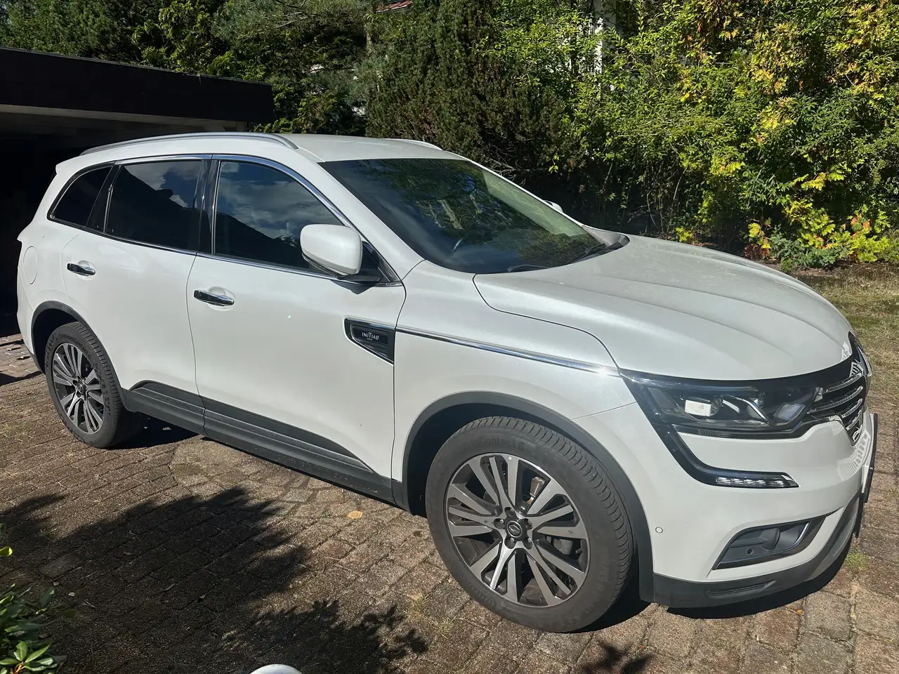 Renault Koleos — photo 1 of 15