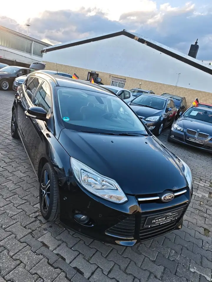 Ford Focus 1.0 Tüv & Service & Zahnriemen Neu — photo 1 of 33