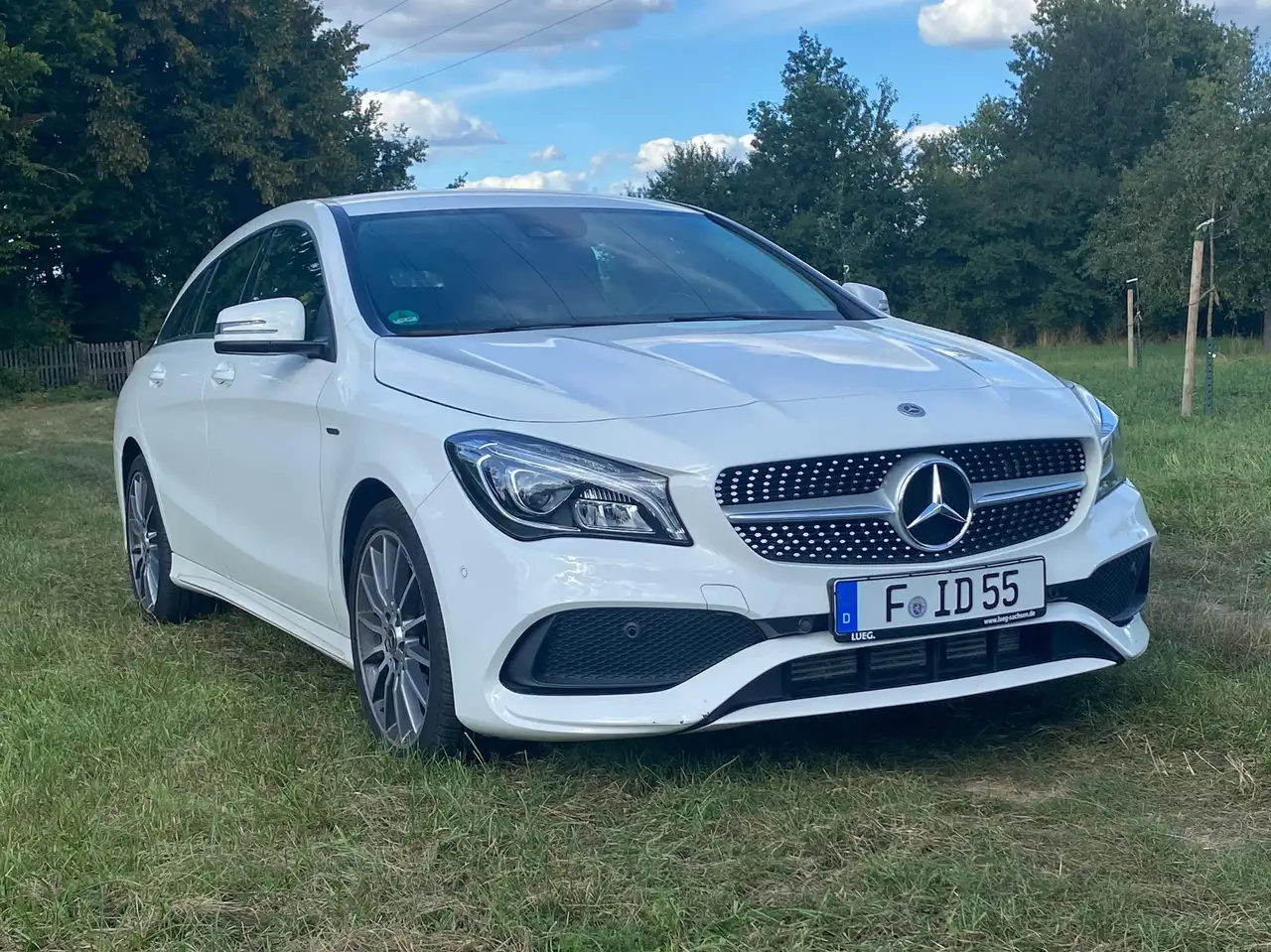 Mercedes-Benz CLA 180 CLA Shooting Brake 180 7G-DCTAMG Line — photo 1 of 5