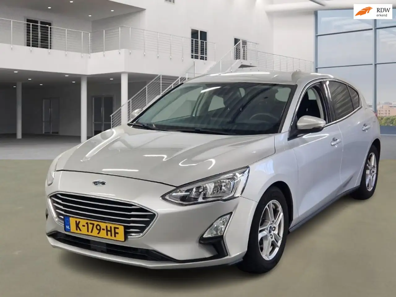 Ford Focus 1.0 EcoBoost Trend Edition Business|CARPLAY|LED|NA — photo 1 of 17