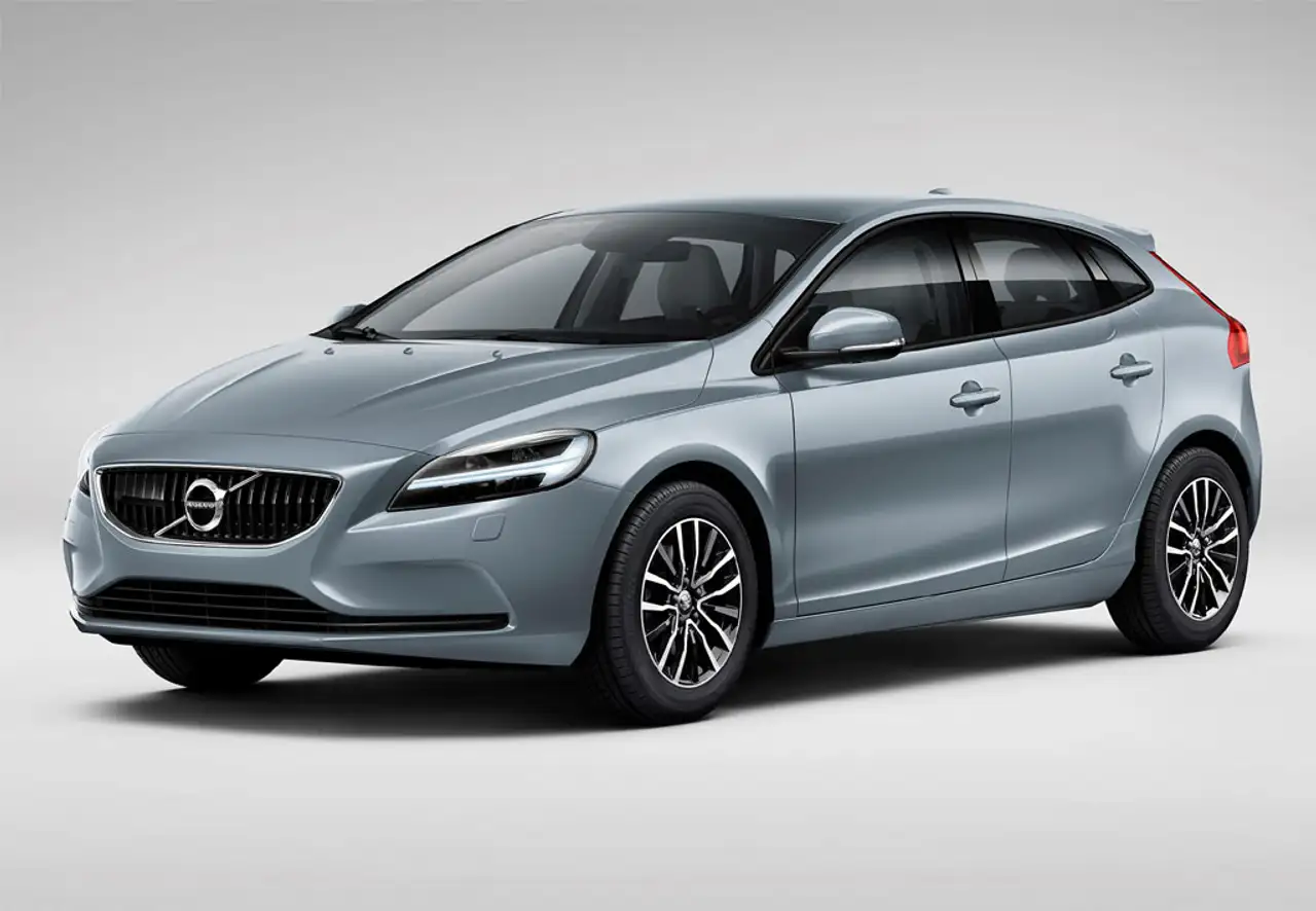 Volvo V40 D2 Momentum 120 — photo 1 of 38