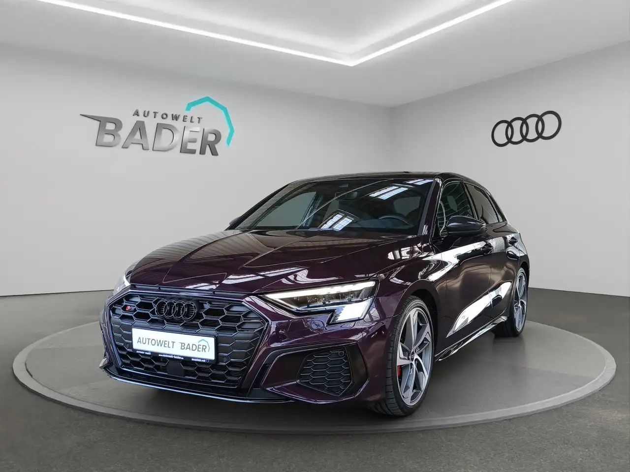 Audi S3 Sportback 2.0 TFSI quattro B&O RFK Matrix — photo 1 of 23