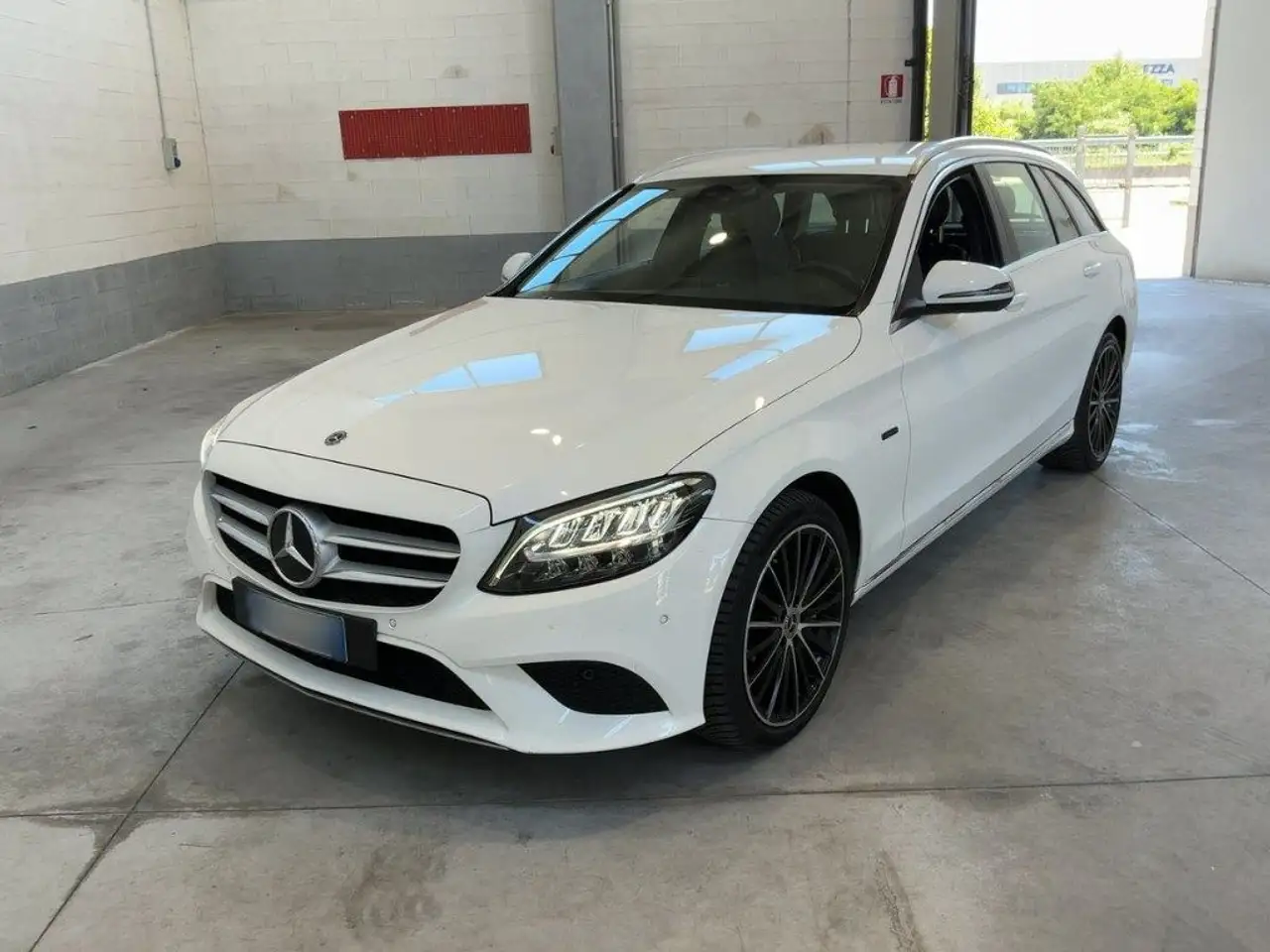 Mercedes-Benz C 300 AMMIRAGLIA - AUTO DI CLASSE - PARI NUOVO — photo 1 of 10