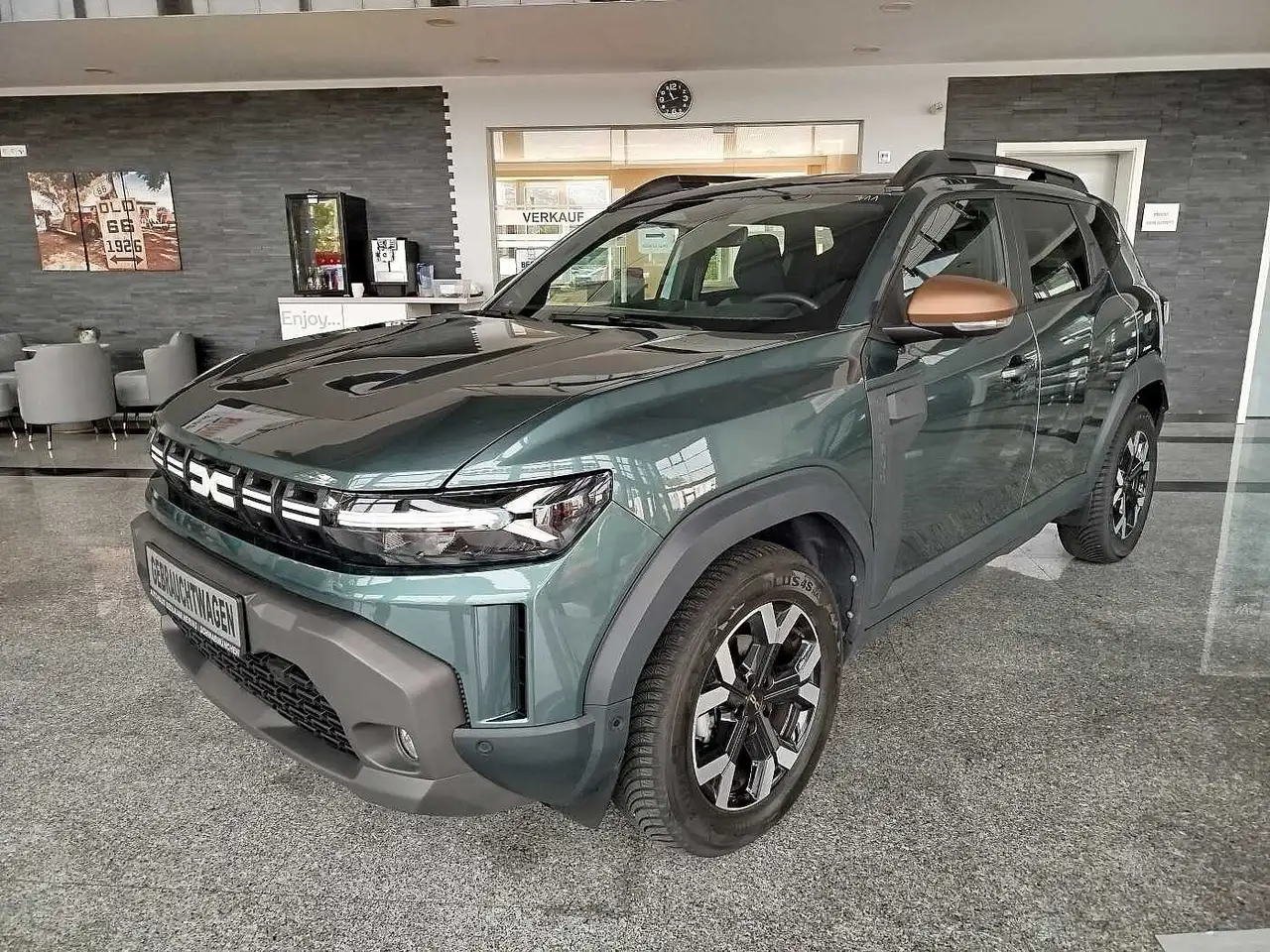 Dacia Duster Extreme TCe 130 WINTER+/CITY/TECHNIKPAK — photo 1 of 15