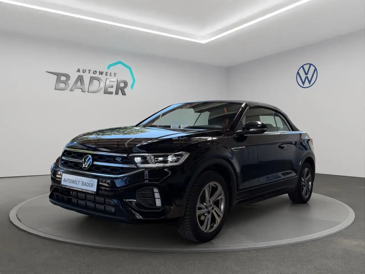 Volkswagen T-Roc Cabriolet R-Line ACC LED AHK Navi — photo 1 of 23