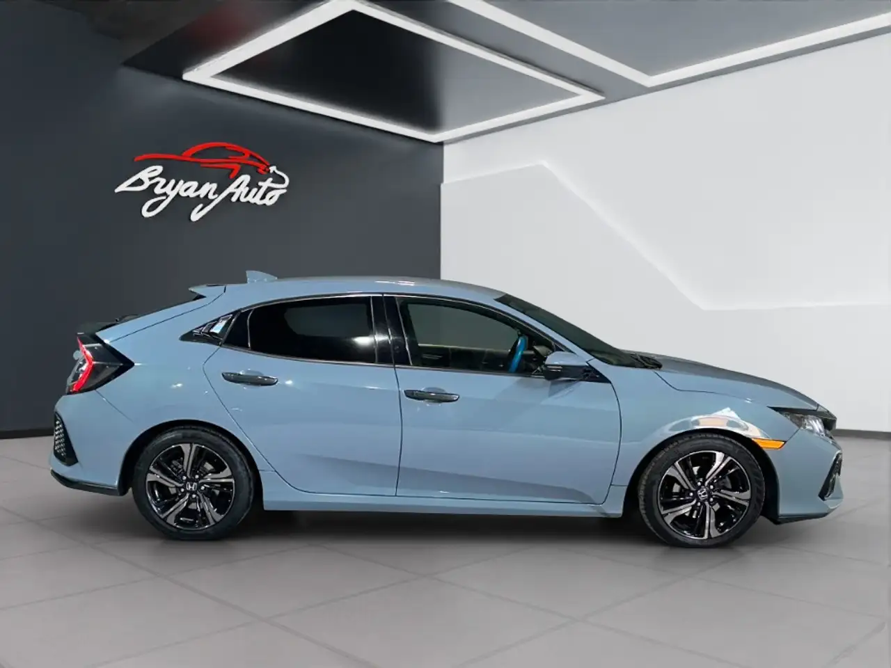 Honda Civic i V-TEC TURBO 5p 1.0 Elegance Navi — photo 1 of 12