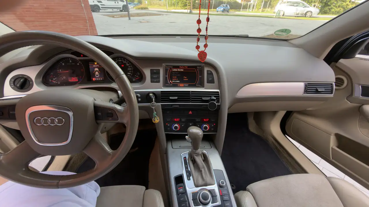Audi A6 2.7 TDI — photo 1 of 12