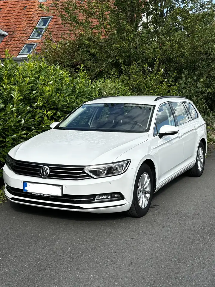 Volkswagen Passat Trendline BMT/Start-Stop — photo 1 of 14