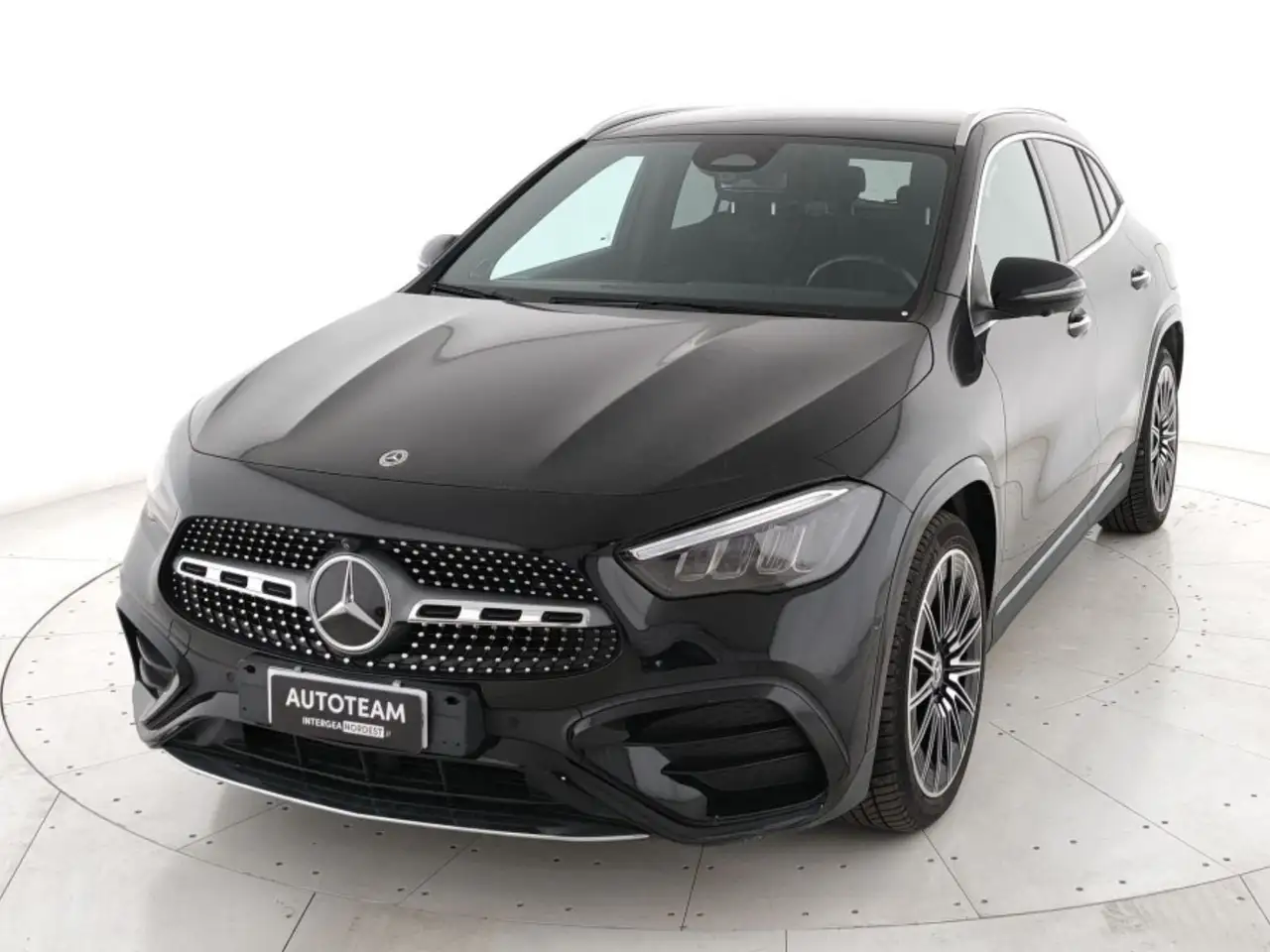 Mercedes-Benz GLA 250 AMG Line Advanced Plus 4matic auto — photo 1 of 15