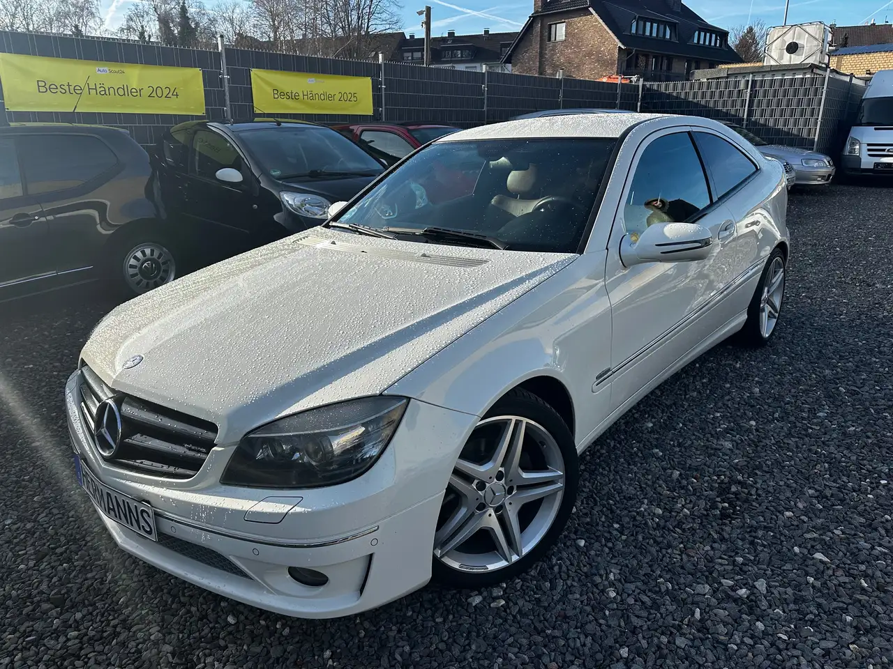 Mercedes-Benz CLC CLC 250 AMG *SCHECKHEFTGEPFLEGT / KLIMAAUTOMATIK / 8-FACH BEREIFT / TÜV NEU* — photo 1 of 17