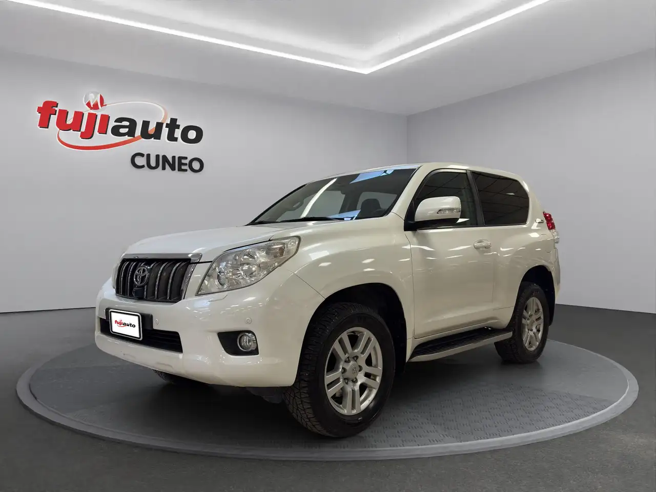 Toyota Land Cruiser Land Cruiser 3p 3.0 d-4d Executive 190cv — photo 1 of 15