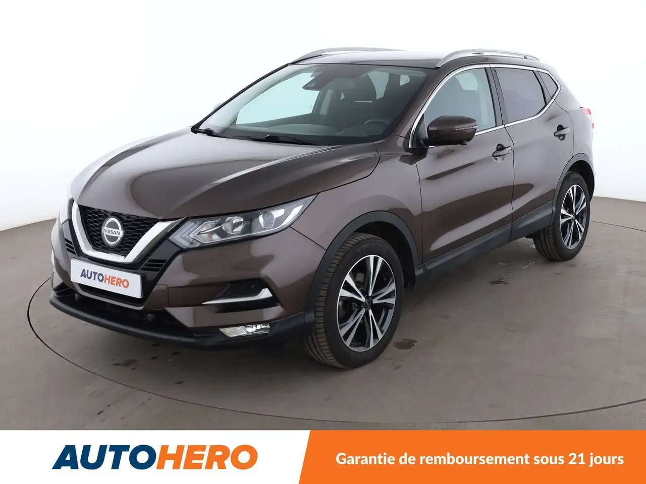 Nissan Qashqai 1.3 DIG-T — photo 1 of 34