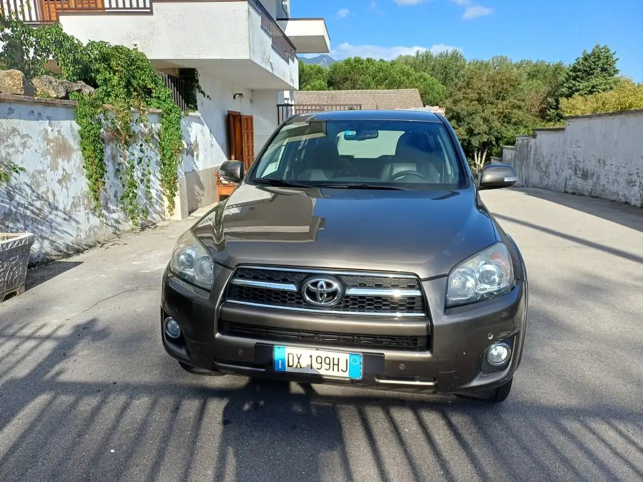 Toyota RAV 4 Toyota RAV4 2.2 D-CAT 150 CV Automatico — photo 1 of 13
