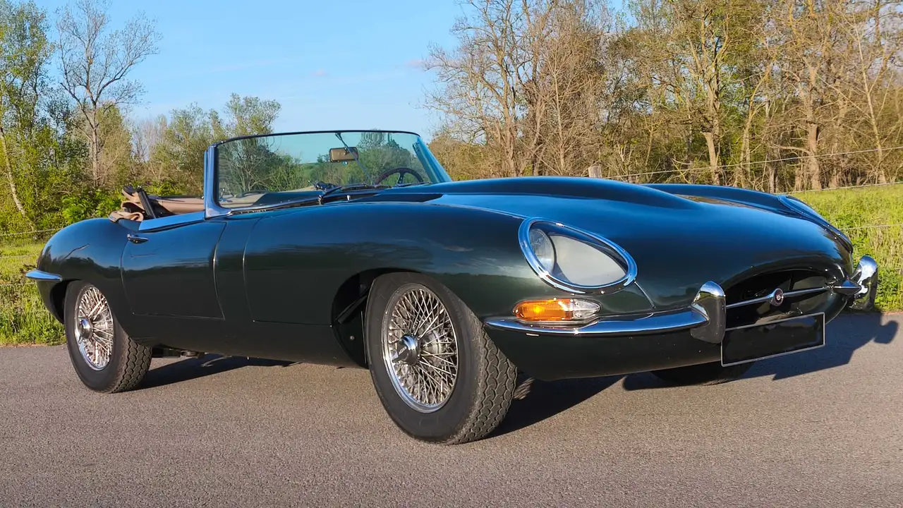 Jaguar E-Type série 1 cabriolet flat floor — photo 1 of 40
