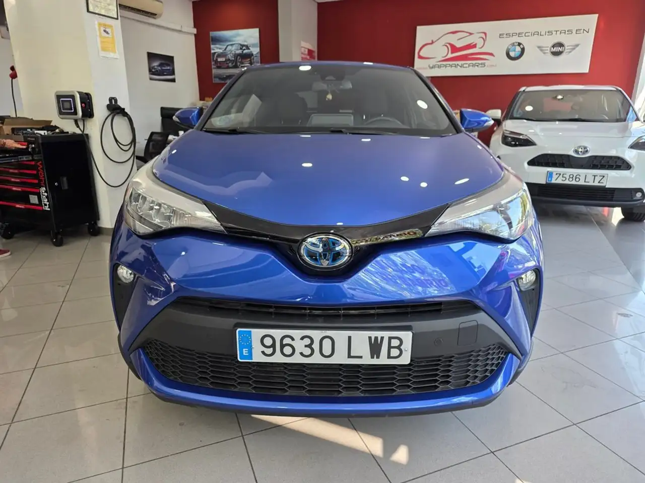 2022 Toyota C-HR 180H Advance, photograph 2