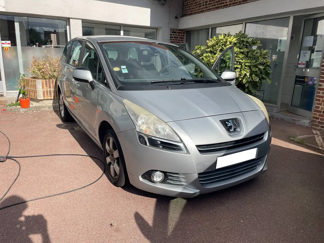 Peugeot 5008 5008 1.6 HDi 110ch FAP BVM6 7pl — photo 1 of 16