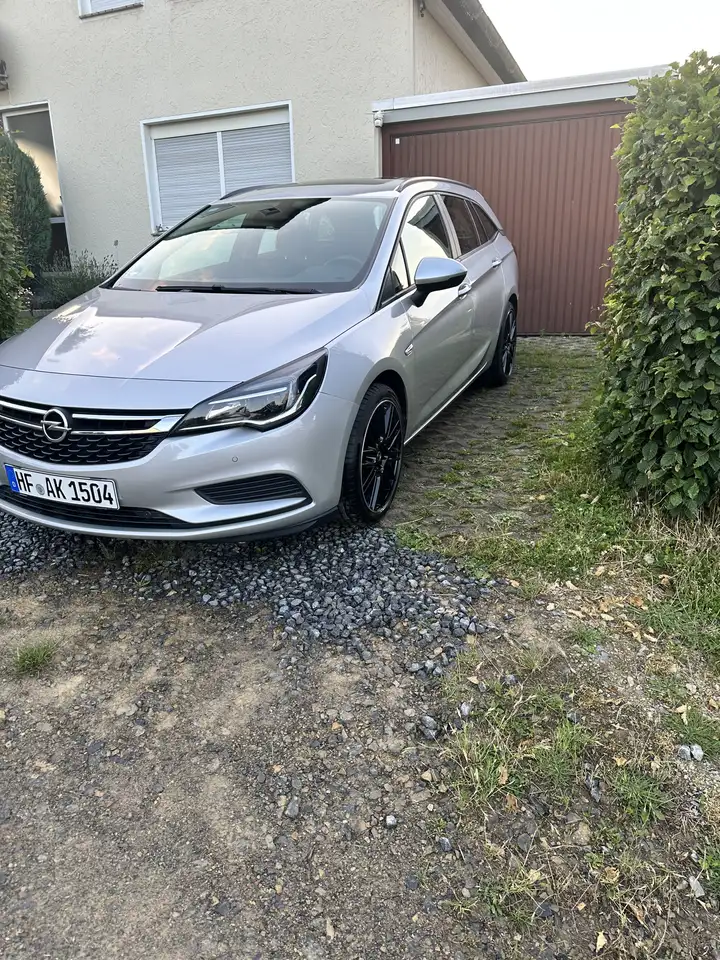 Opel Astra Edition Start/Stop — photo 1 of 12