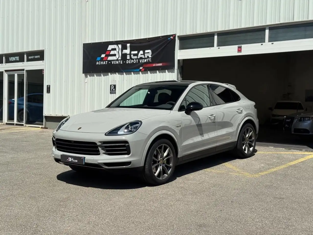 Porsche Cayenne COUPE 3.0 V6 E-HYBRID 462cv PLATINUM EDITION / FRANCAIS / 1ERE MAIN / PDLS / BOSE — photo 1 of 31