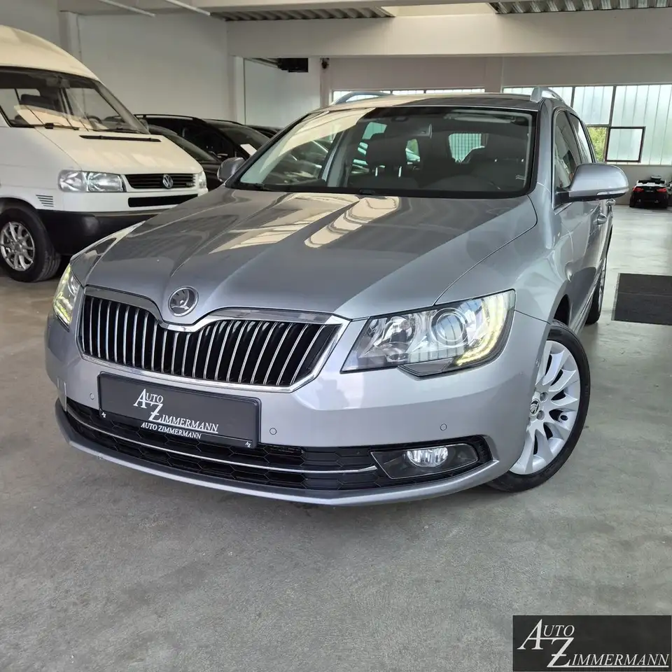 Skoda Superb Exclusive 2,0TDI DSG Navi*AHK*Bixenon*DAB — photo 1 of 27