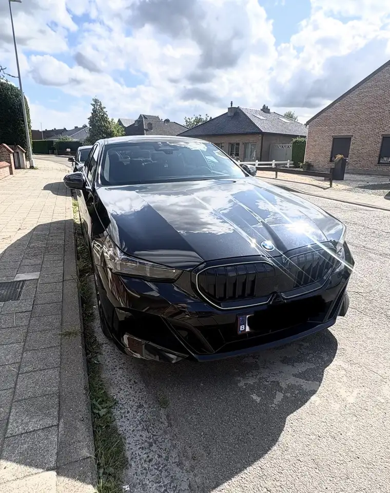BMW 530 530e Plug-in Hybrid - BTW WAGEN — photo 1 of 9