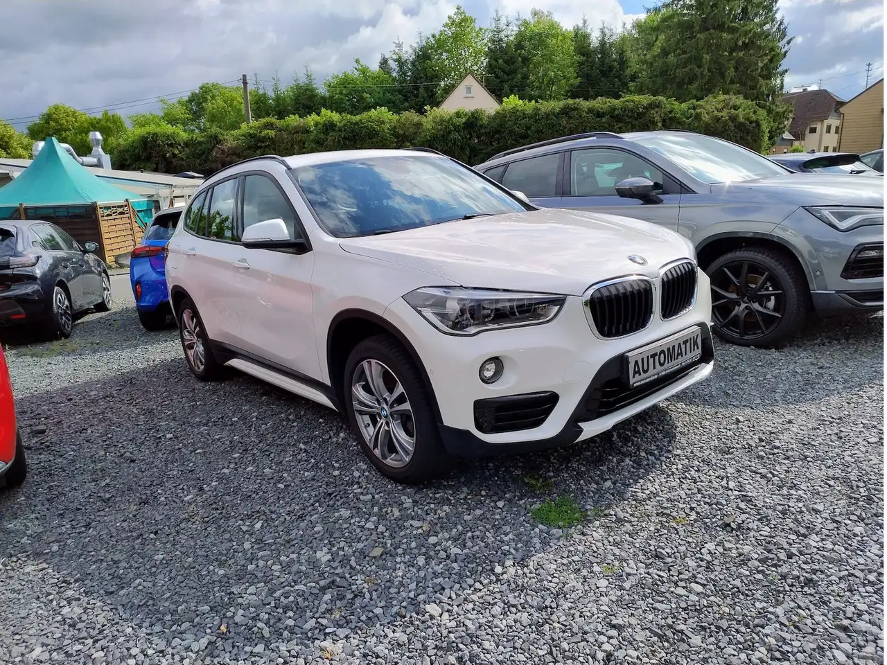 BMW X1 xDrive 20 i SportLine NAVI/LED/Sitzh./AHK — photo 1 of 29