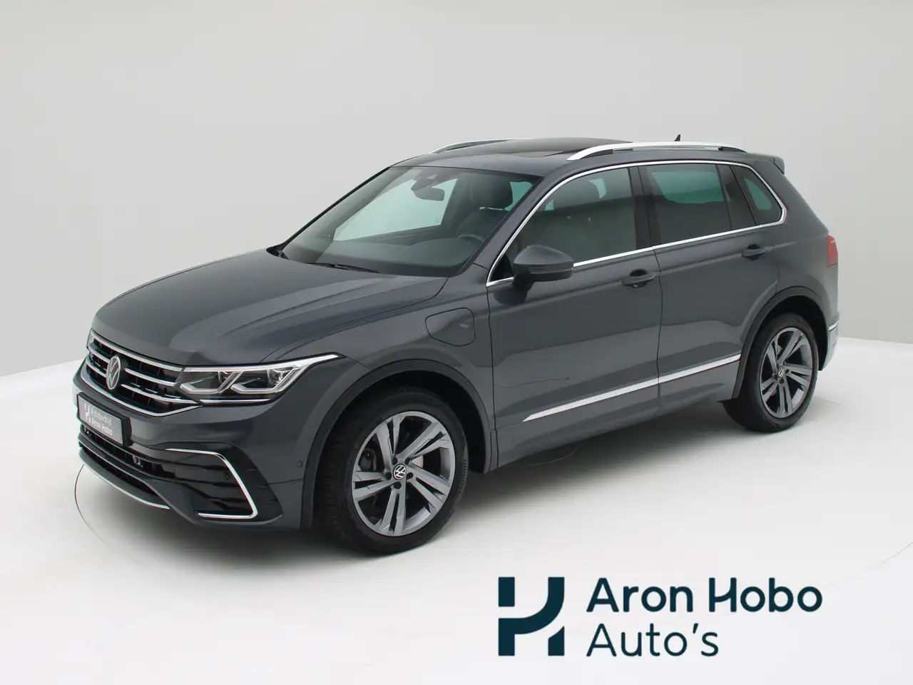 Volkswagen Tiguan 1.4 TSI eHybrid R-Line Pano, Camera, ACC — photo 1 of 15