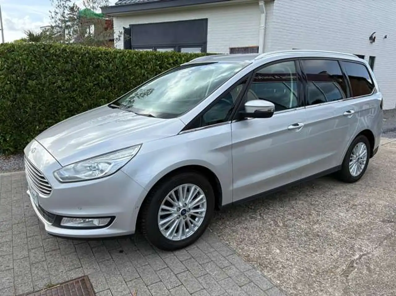Ford Galaxy Galaxy 1.5 EcoBoost Titanium 7PL — photo 1 of 21