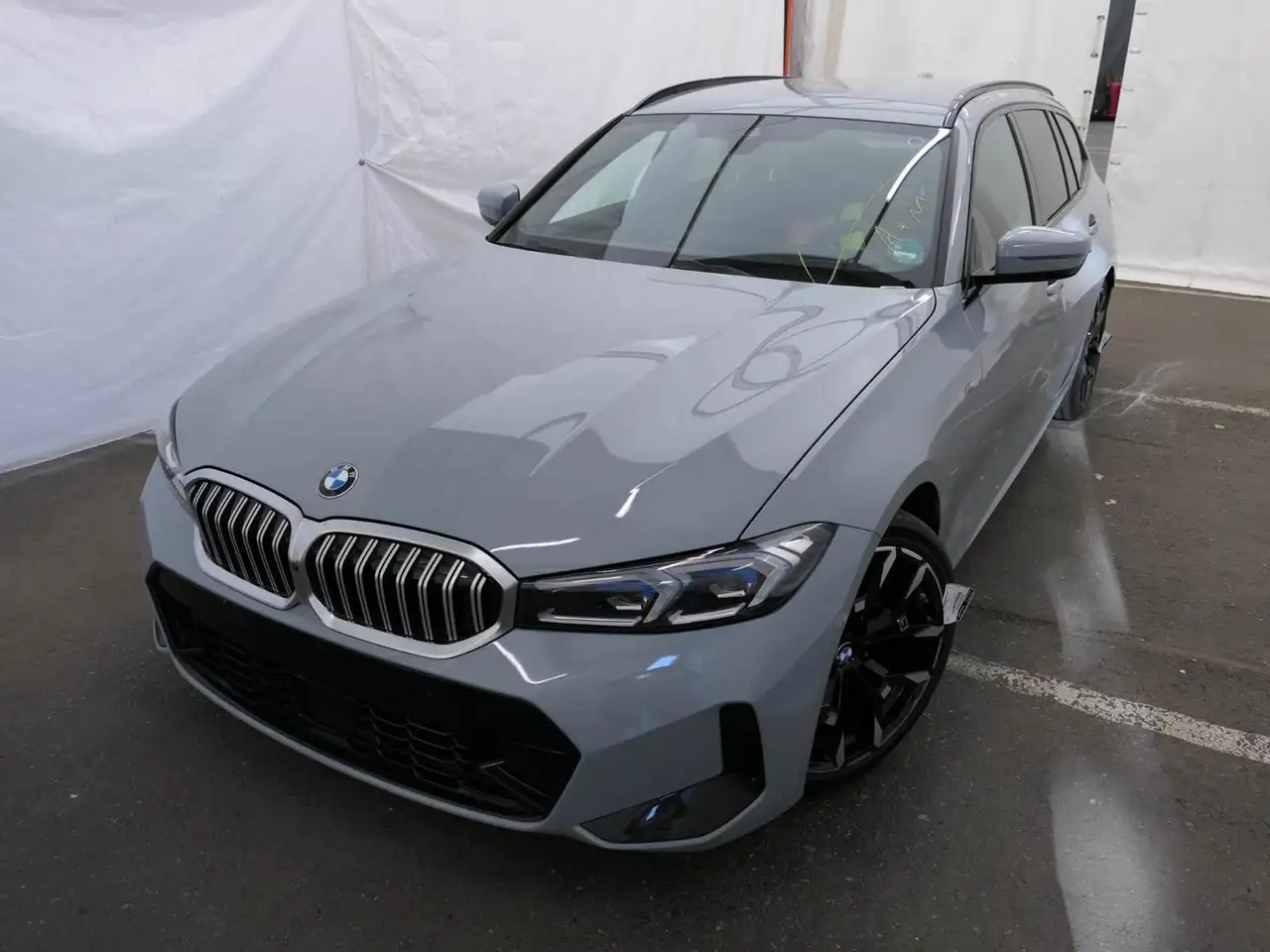 BMW 320 i Tour. "M-Sport" DrivAss, ACC, ParkAss+, Head-Up, — photo 1 of 10