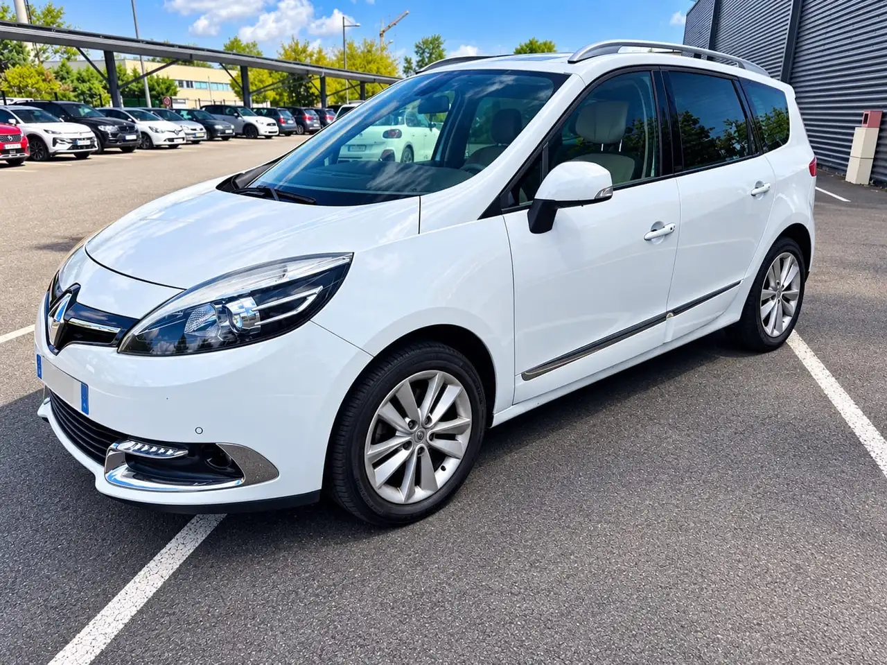 Renault Grand Scenic Scénic dCi 110 FAP eco2 Initiale EDC 7 pl — photo 1 of 5